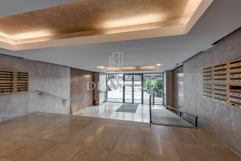 Penthouse 254 mp | Living 116mp | UpGround